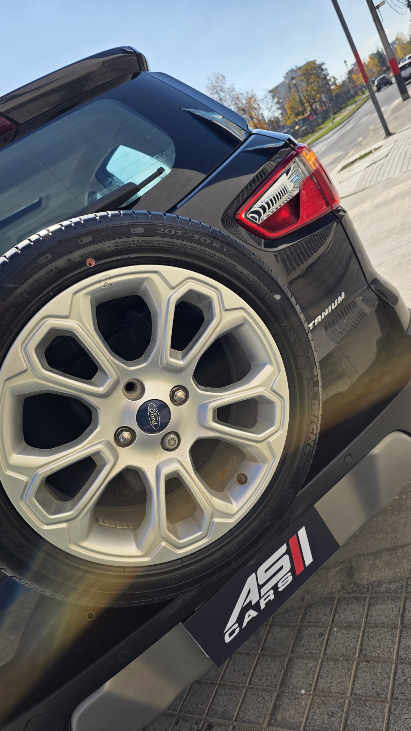 
								FORD ECOSPORT TITANIUM full									