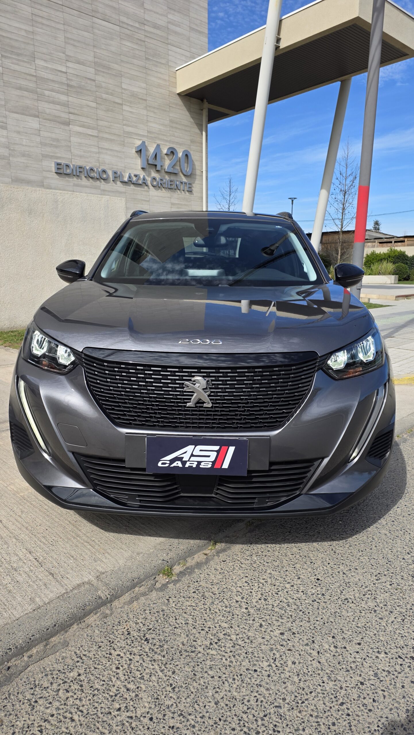 
								PEUGEOT 2008 full									